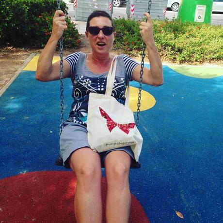 vacaciones, modo verano, alicante, playa, piscina, fiesta de pijama, patines, patinete, tapeo, blogger alicante, solo yo, blog solo yo, foto del día, columpios, #fotoDelDía, 