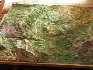 Maqueta de la Sierra Mariola y la Font Roja.