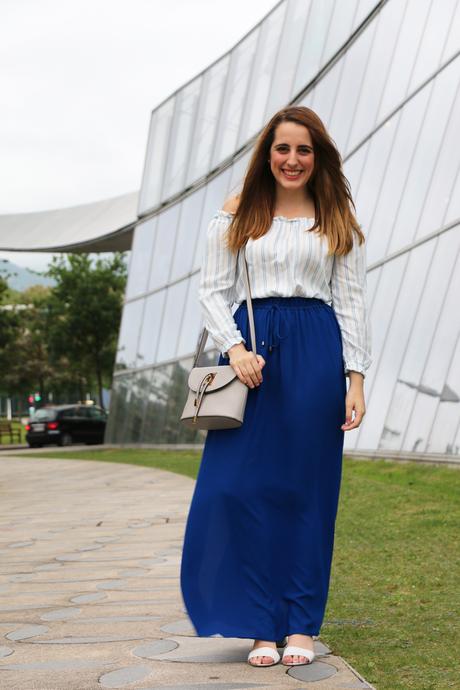 Perfecta en verano con falda larga