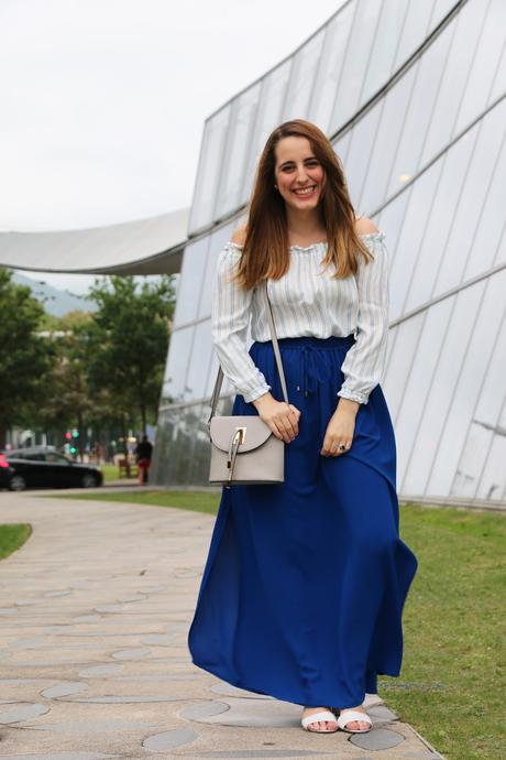 Perfecta en verano con falda larga