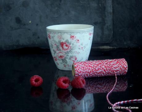 Helado de Crema de Mascarpone, Frambuesa y Biscuit Rose de Reims