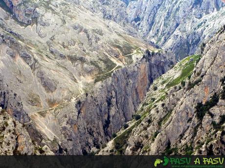 Vista de la Senda del Cares desde la zona de Ostón