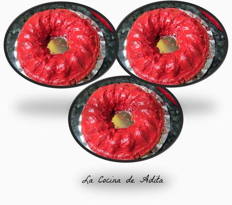 Bizcocho de almendras,  con cobertura de  candy melts