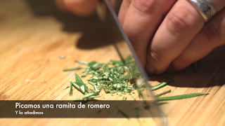 PRESA IBÉRICA CON SALSA DE RIOJA, MEDALLONES DE POLENTA Y TIRABEQUES