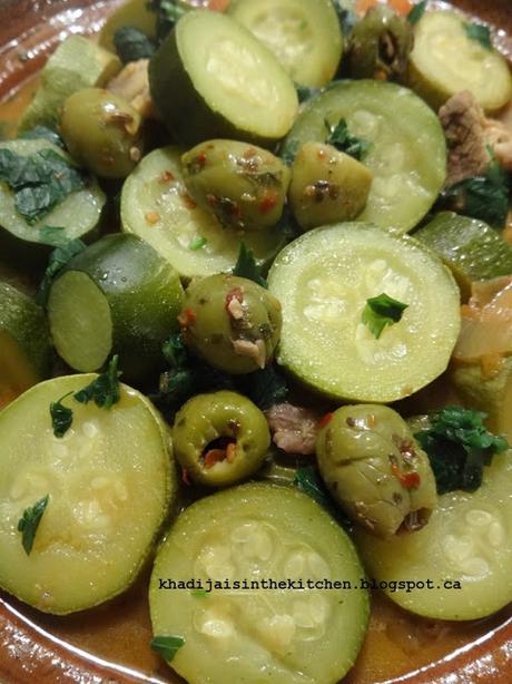 TAGINE AU BŒUF ET AUX COURGETTES / BEEF TAGINE WITH ZUCCHINIS / TAGINE CON CARNE Y CALABACÍN / طاجين اللحم و الكرعة الخضراء (كوسى)