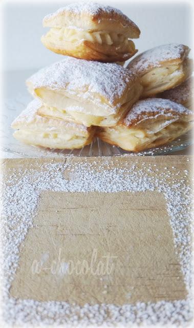 Hojaldres rellenos de crema pastelera ( Miguelitos )