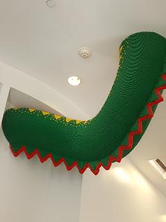 cola de dragon de lego