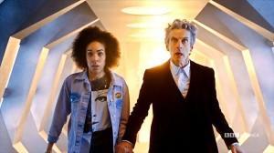 series-viajes-en-el-tiempo-doctor-who-pearl-mackie-peter-capaldi-viajeros-en-el-tiempo-