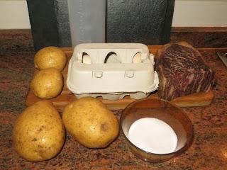 HUEVOS ROTOS CON CECINA