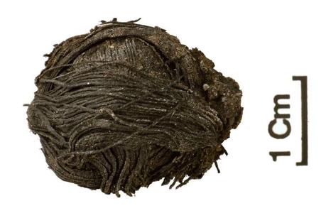 Encuentran una bola de hilo de 3.000 años de antigüedad