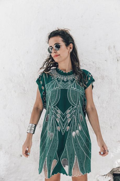 Tularosa_Dress-Soludos_Escapes-Soludos_Espadrilles-Sezane_Bag-Leather_Crossbody_Bag-Boho_Outfit-Look-Ray_Ban-Street_Style-Mykonos-Greece-Collage_Vintage-94-Recuperado