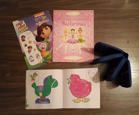 Mis Imprescindibles para Viajar con Niños #bloggerschile libros-pegatinas-pintar