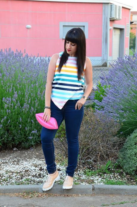 Top asimétrico multicolor Top asimétrico multicolor