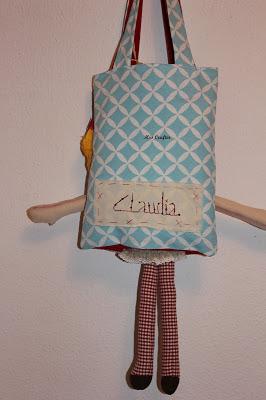 DOS EN UNA, BOLSO Y MUÑECA