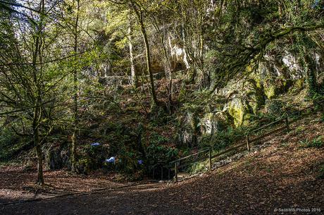 La cueva y la fuente