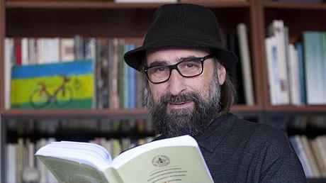 Nacho Rivas el discurso descolonizador en la educación