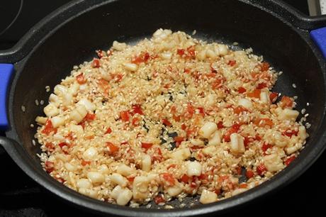 Paella de conejo y marisco Paella de conejo y marisco