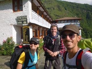 ANNAPURNA BASE CAMP ETAPA 3: CHOMRONG (2170 m) - DEURALI (3230 m)