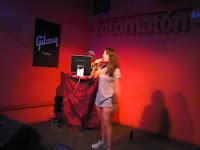 Emi rap en fotomatón