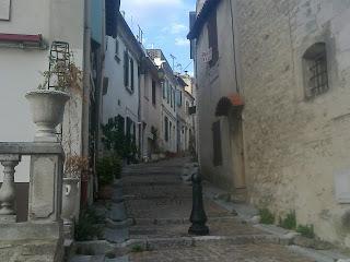 Arlés verdiazul, suave encanto mediterráneo