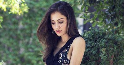 Hiba Abouk prepara sus maletas para abandonar a España