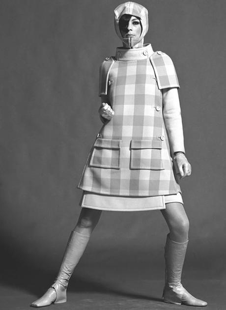 Revisando a los maestros: Courrèges