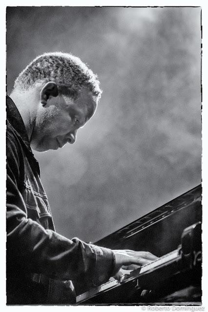 © R.Domínguez - Ches Smith Trio