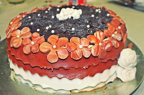 LAYER CAKE DE CHOCOLATE CON MASCARPONE Y FRUTAS