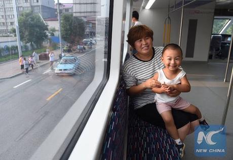 El autobús chino que ‘levita’ sobre los atascosYa han com...