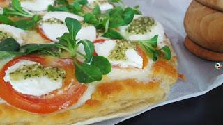 Pizza caprese