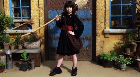 Nicky la aprendiz de bruja (2014), una chica y su gato