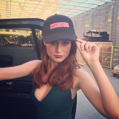 Brie Larson luce atuendo de Captain Marvel