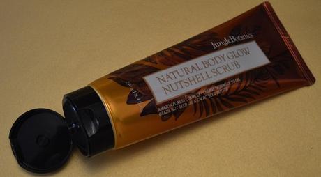 El exfoliante corporal “Natural Body Glow Nutshell Scrub” de JUNGLE BOTANICS en WISHTREND (From Asia With Love)