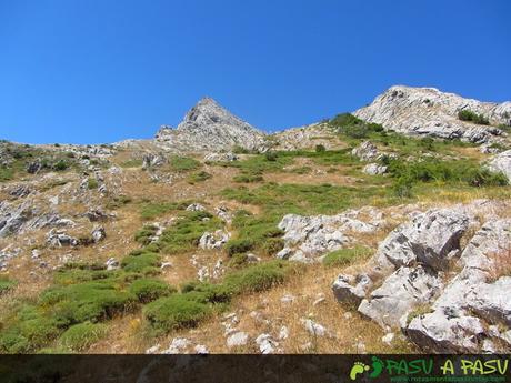Camino a la arista este del Susarón