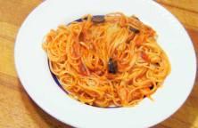 Espaguetis a la putanesca