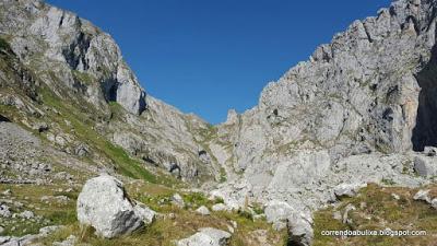 SUBIDA AL JOU DE LOS CABRONES DESDE PONCEBOS