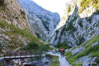 SUBIDA AL JOU DE LOS CABRONES DESDE PONCEBOS