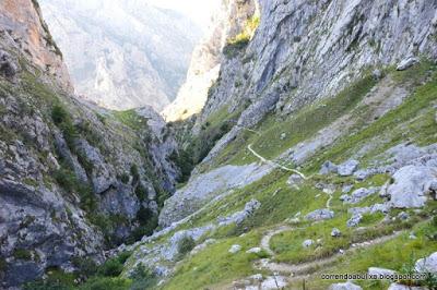 SUBIDA AL JOU DE LOS CABRONES DESDE PONCEBOS