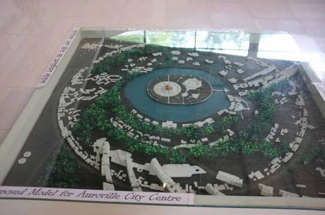 AUROVILLE. CONOCE LA CIUDAD DONDE NO EXISTE EL DINERO, LA RELIGION O LA POLITICA