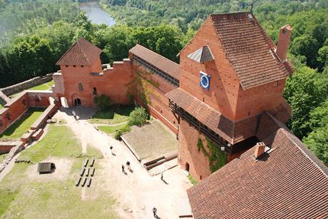 JURMALA, PARQUE NACIONAL GAUJA Y CUEVA GUTMANIS