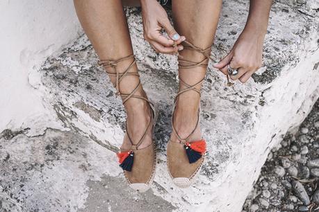 Lace_up_Blouse-Ralph_Lauren-Soludos_Espadrilles-Soludos_Escapes-Skirt-Straw_Hat-Canotier-Lack_Of_Color-Street_Style-Mykonos-Greece-Collage_Vintage-134