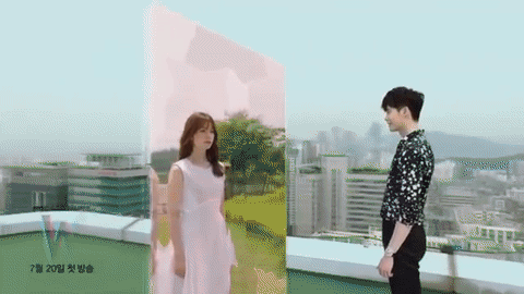 W Two Worlds ¿Serias capaz de enamorarte del personaje de tu libro si se volviera real?