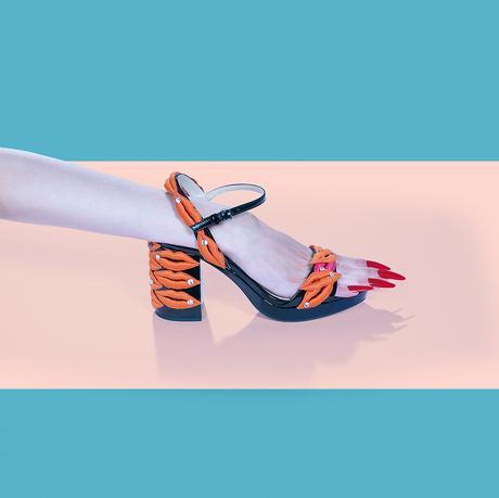 El peculiar universo de Bara Prasilova y sus fotografías de moda