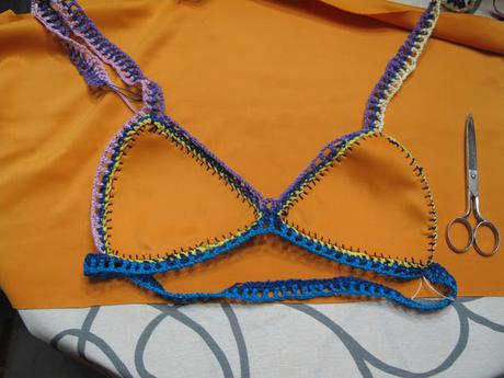 Tutorial paso a paso bikini de neopreno y crochet de las famosas.