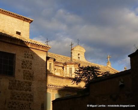 Escuela y ciudad de gloria tanta