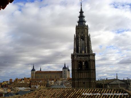 Escuela y ciudad de gloria tanta
