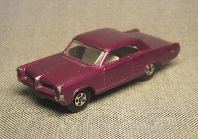 Pontiac de Matchbox y Superfast
