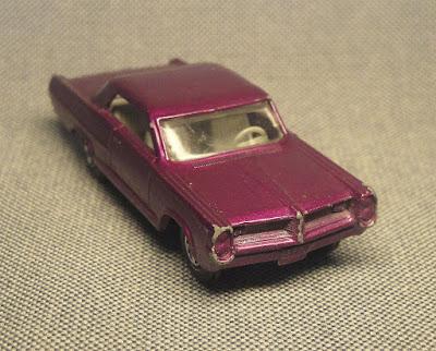 Pontiac de Matchbox y Superfast