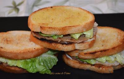 Sándwiches tostados de carne