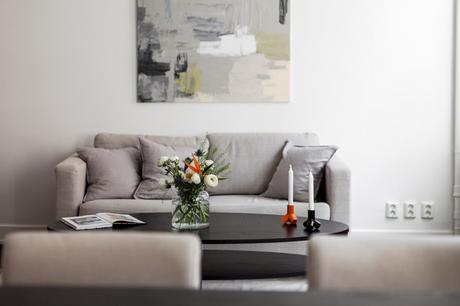 Un miniapartamento con unas gotas de naranja Un miniapartamento con unas gotas de naranja